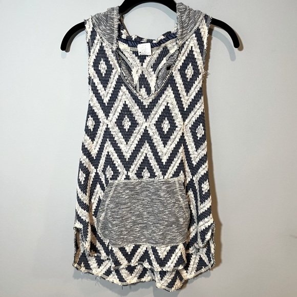 Maaji Tops - Maaji Activewear Racerback Diamond Patterned Tank Top Hoodie Knit Cover Up
